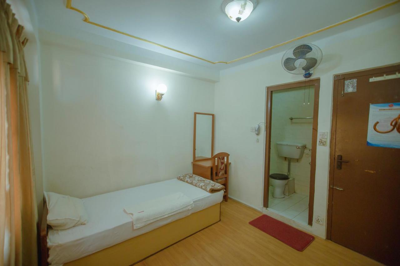 Hotel Triratna Катманду Екстер'єр фото
